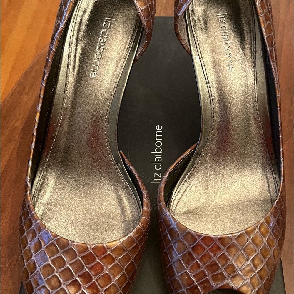 Liz Claiborne Cognac Brown Croc-Embossed Peep-Toe Pumps
